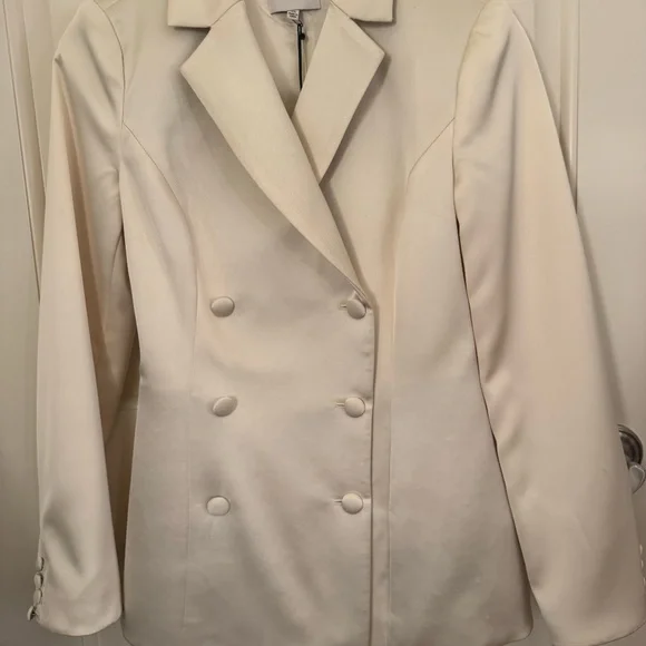 REFOMATION CADEN SATIN BLAZER IN IVORY - NWT (SIZE XS) - Picture 7 of 7